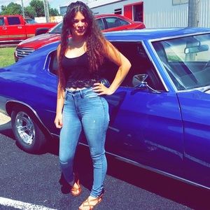 Meet your Posher, Sylma